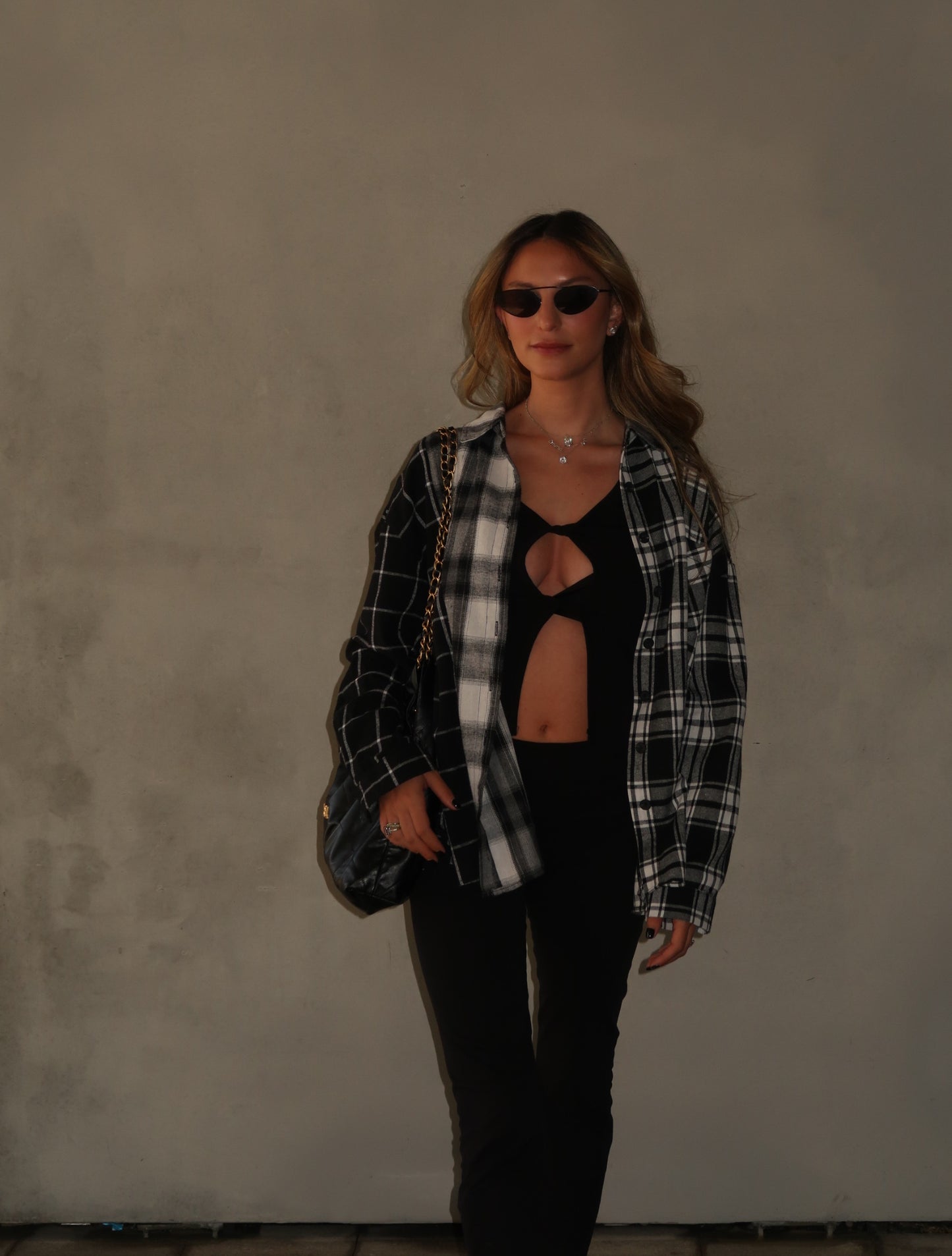 LK NO 19 CUTOUT BLACK TOP